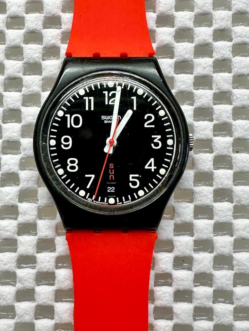 Vintage Swatch Watch Red Sunday GB750 2004
